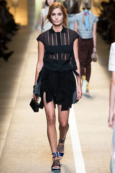 Look 39